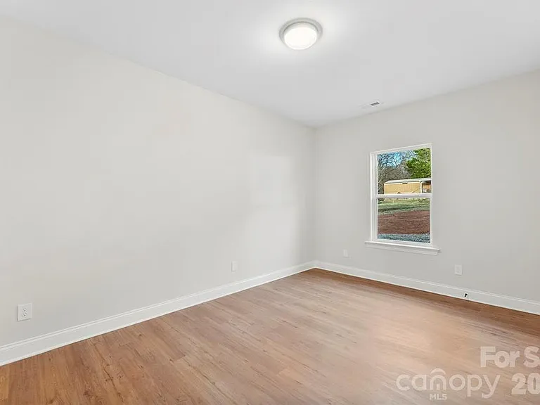 1558 7th Avenue Dr SW — Photo 28