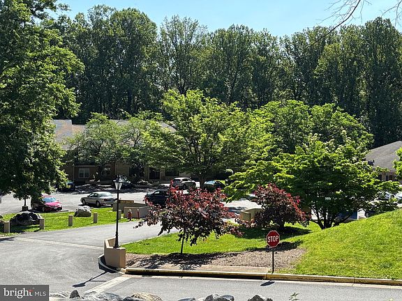 3rd image of 5835 Cove Landing Rd Suite 304