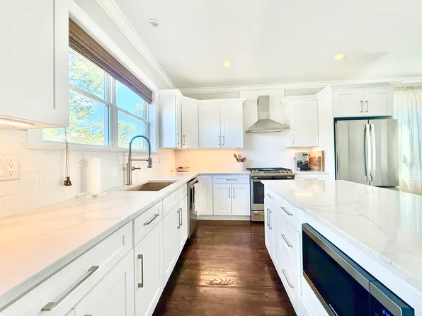 35 Terrace Pl #2, Stamford, CT 06902