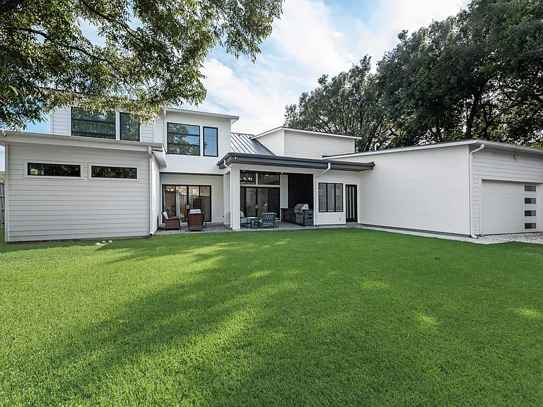 6411 Royal Ln — Photo 28