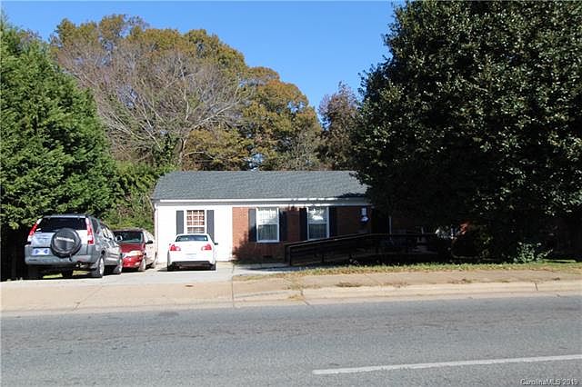 1st image of 3747 Shamrock Dr