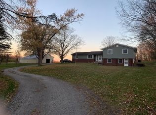 3002 Harvest Hill Ave, Bloomington, IL 61705