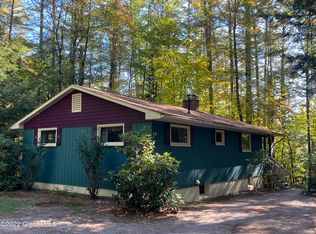 18 1st Rd, Chestertown, NY 12817