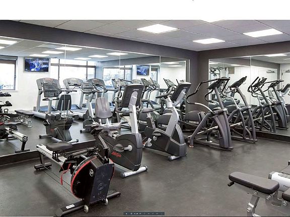 4th image of 311 W 50th St APT 1B