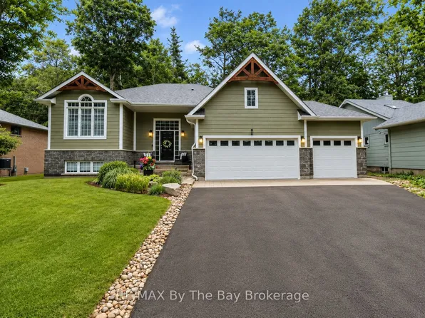 7 Downer Cres, Wasaga Beach, ON L9Z 1C2