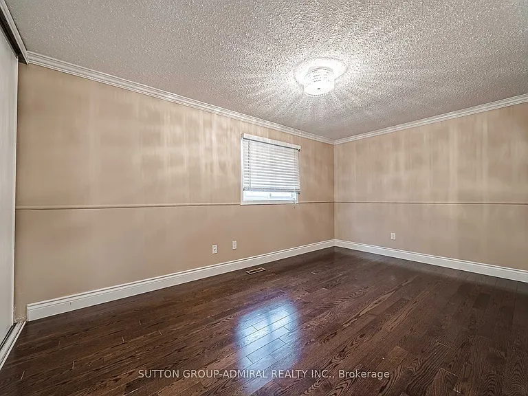 23 Springburn Cres — Photo 12
