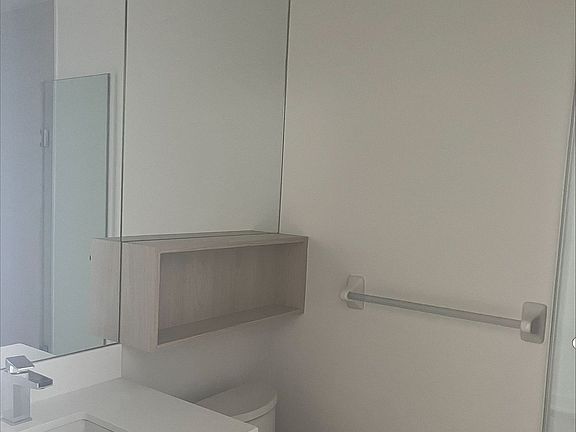 3rd image of 60 Princess St #526