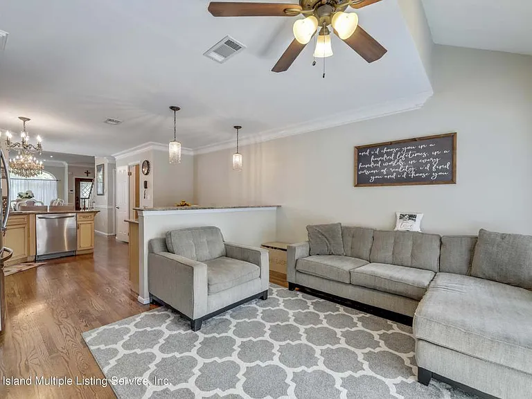 588 Main St #1 — Photo 11