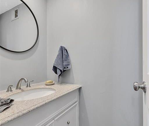 5th image of 6216 E 129th St