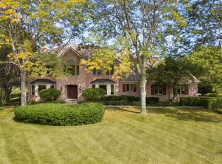 2431 Steeple Chase Cir W, Libertyville, IL