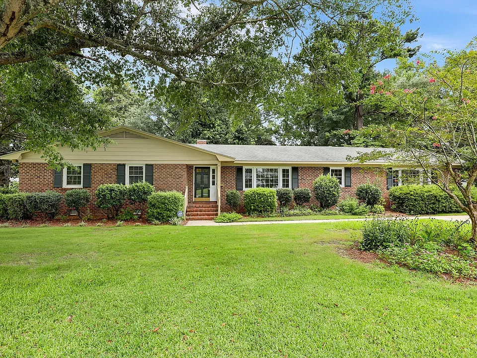700 Clyde Dr