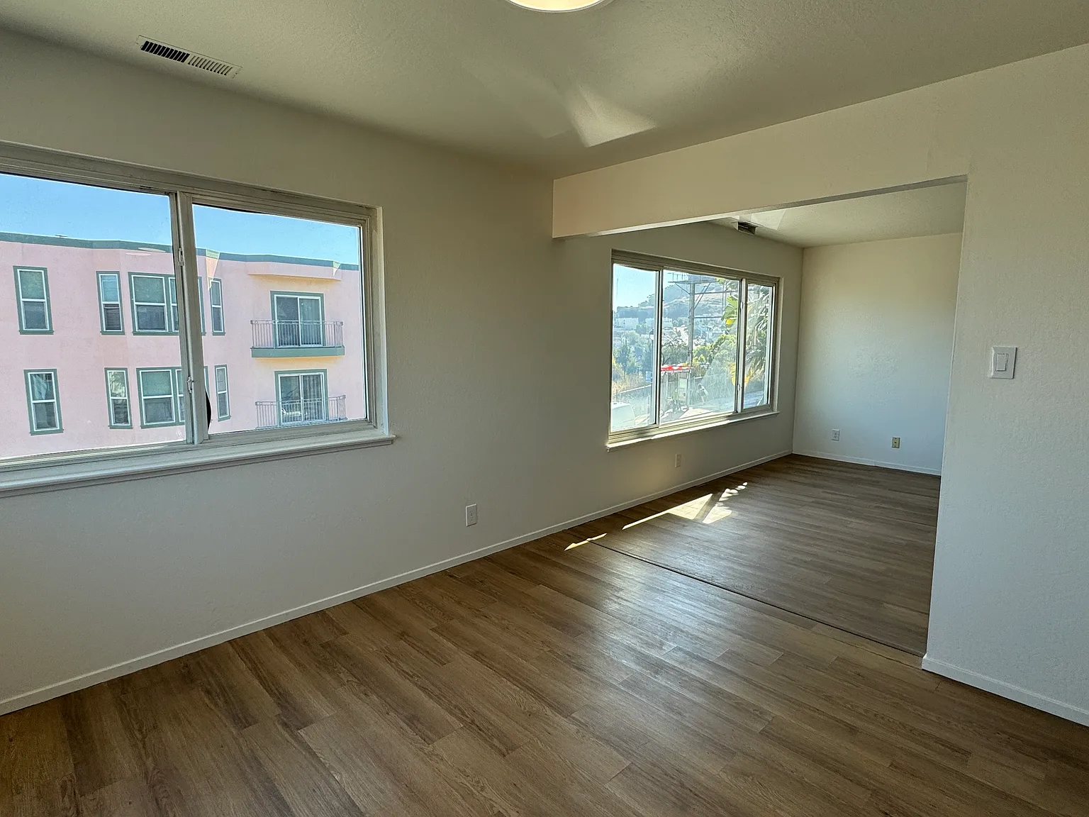 3 bed, 1600 sqft, $3,900 — Photo 2