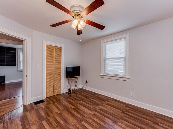 5th image of 2134 Rosemary Ln