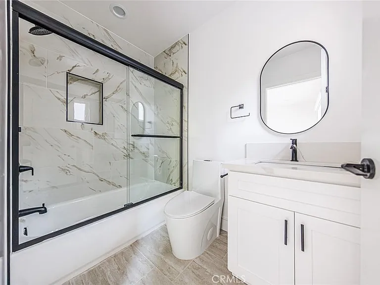 1243 N Sycamore Ave — Photo 38