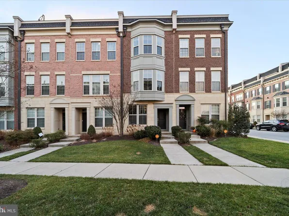 852 Regents Sq #343, Oxon Hill, MD 20745