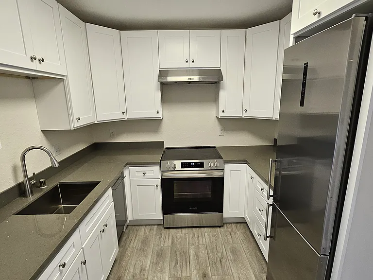 1001 Santa Clara Ave #A — Photo 7