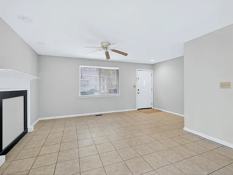 5367 Wayne St #B — Photo 3