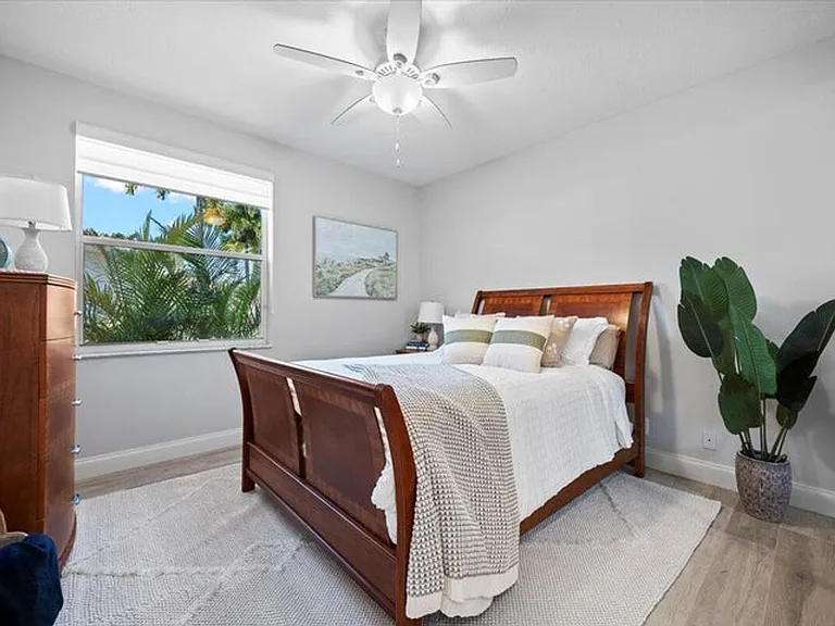 7557 Preserve Dr — Photo 13