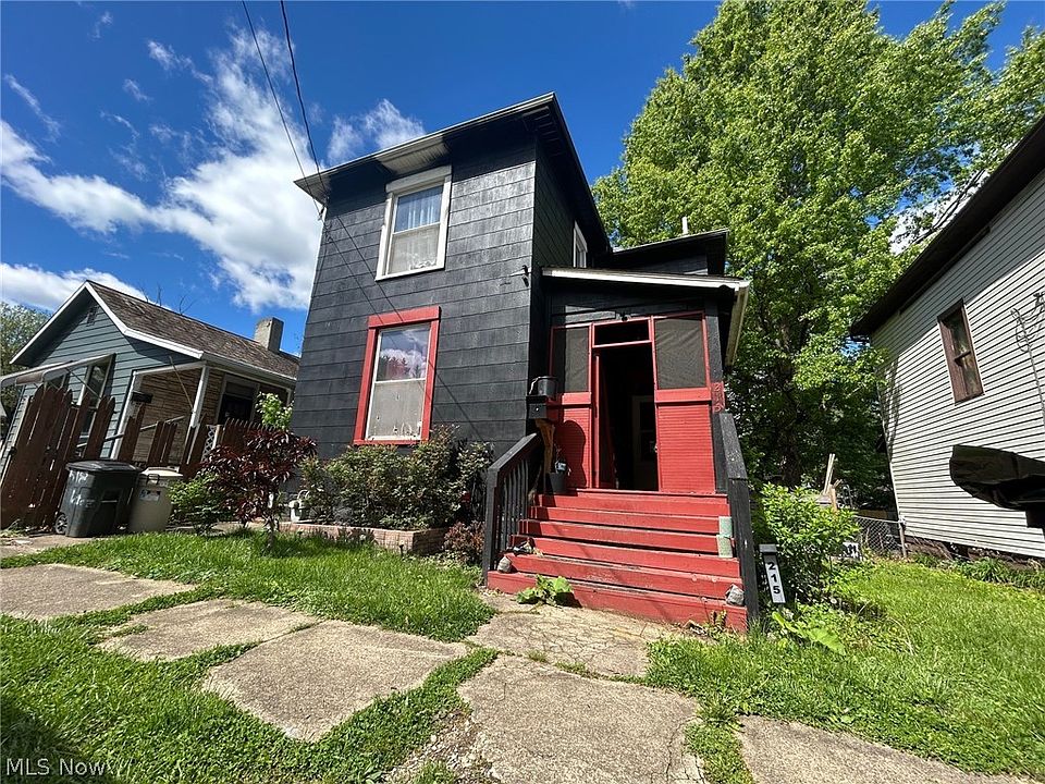 1st image of 215 Columbia St