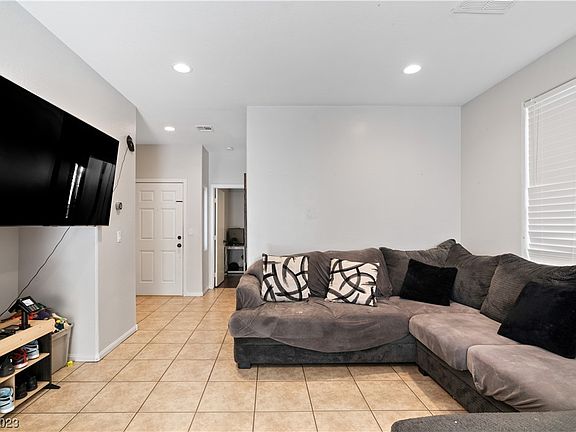 3rd image of 6830 Mahogany Meadows Ave