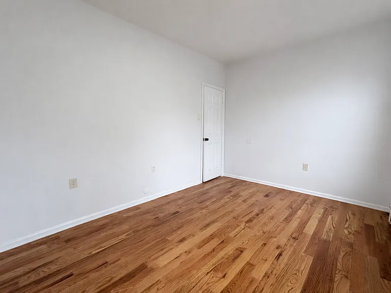 462 S 14th St #1 — Photo 6
