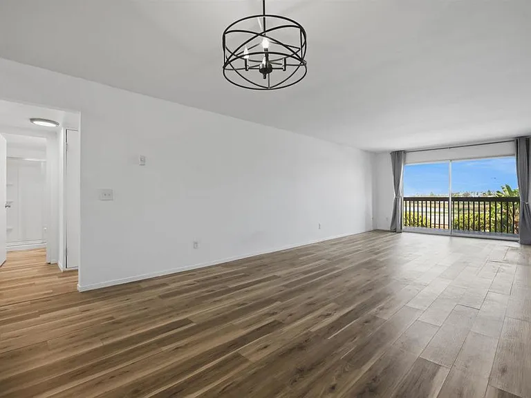 2475 Jefferson St #103 — Photo 6