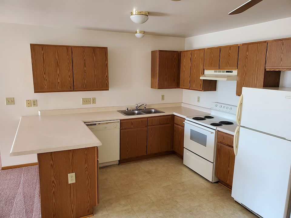 1st image of W171S7576 Lannon Dr #C