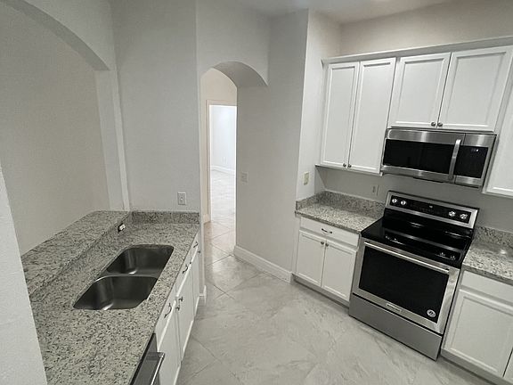 3rd image of 3331 Whitestone Cir Unit 105