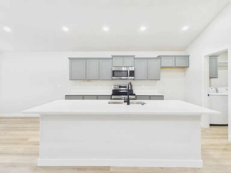 3102 Swenson St — Photo 5