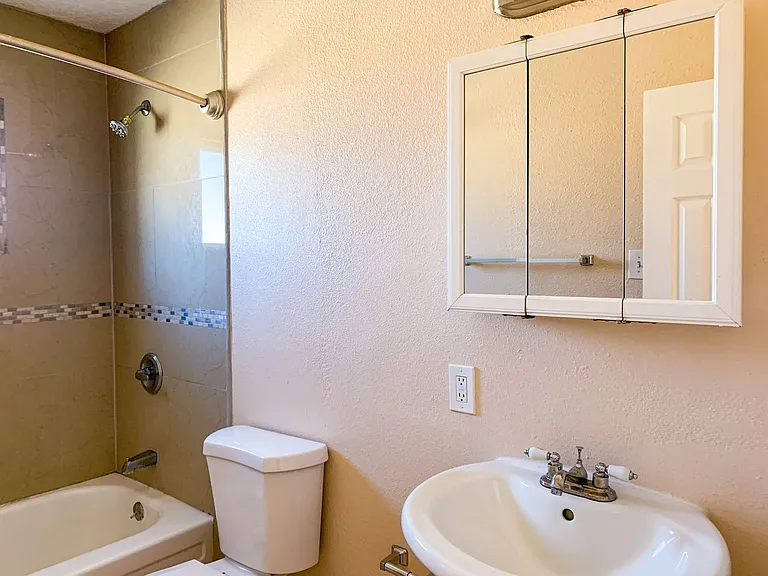 Desert Park Apartments — Photo 29