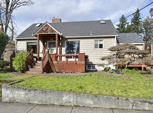 200 W Gloucester St, Gladstone, OR