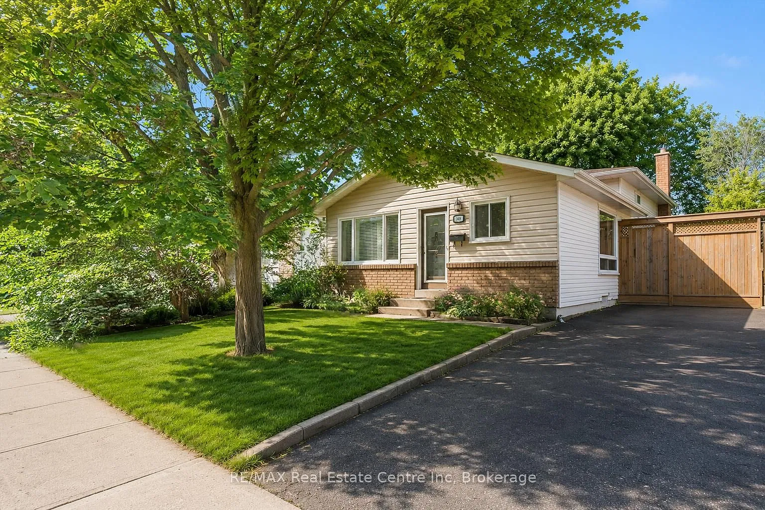 3 bed, $3,260 — Photo 1