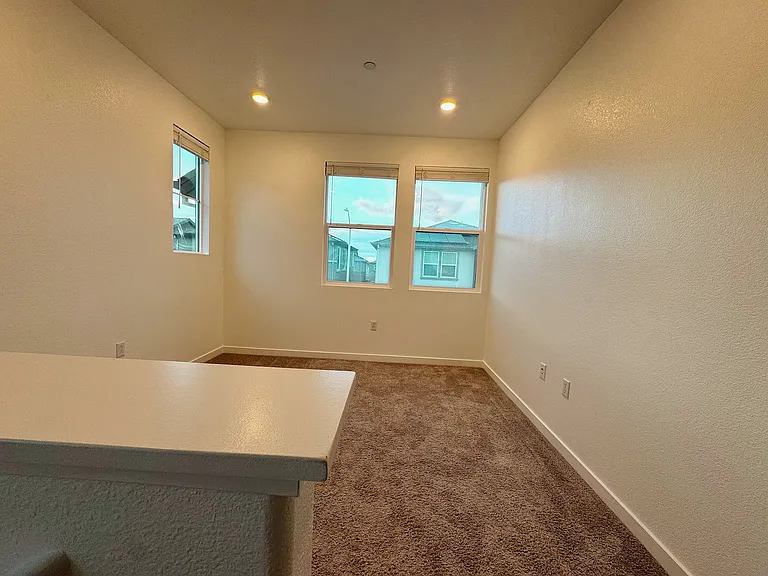 1520 Landing St — Photo 8