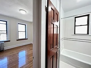 21-38 Crescent St #C1 — Photo 8