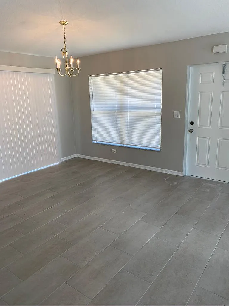 2 bed, 1100 sqft, $1,700 — Photo 3