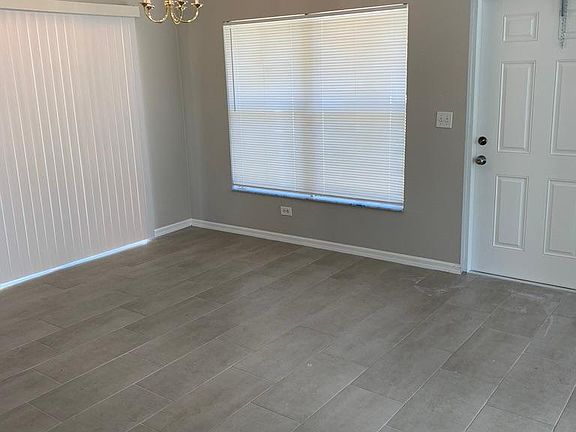 3rd image of 4205 Ponder Ave