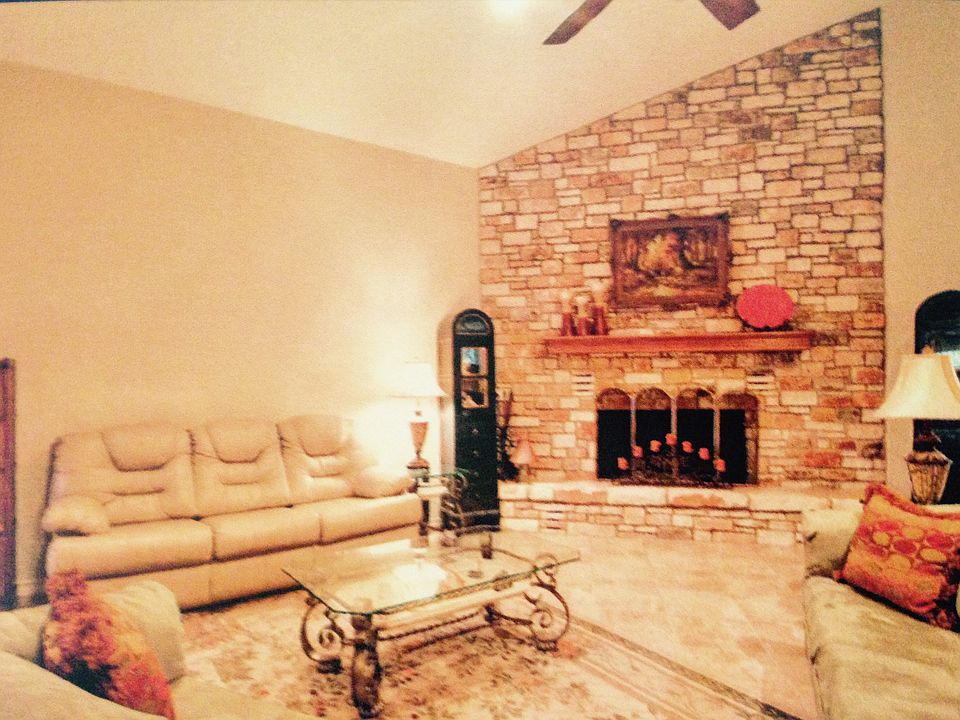 1st image of 521 Oakland Hills Ln