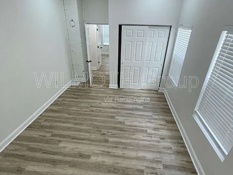 1126 Villa Ave — Photo 9