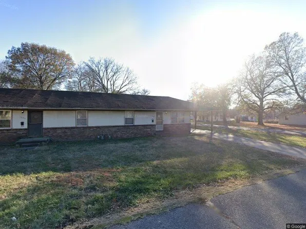 1202 E 6th St, Pittsburg, KS 66762