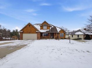 4410 Hunter Dr, Saint Joseph, MO 64506