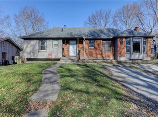 712 N Osage Trl, Independence, MO 64056