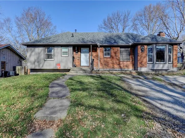 712 N Osage Trl, Independence, MO 64056