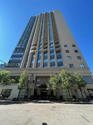 111 W Maple St #707 Photo 1