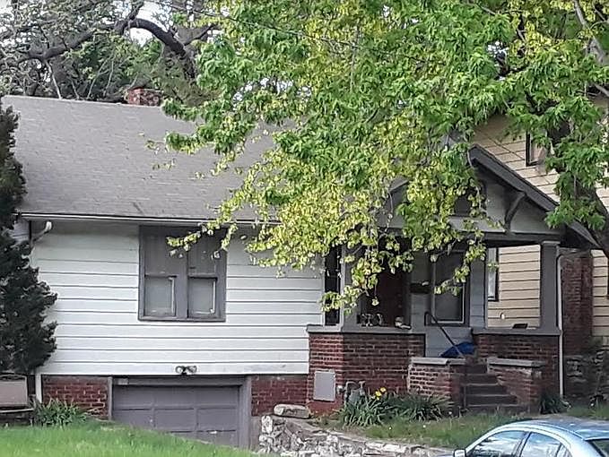 1st image of 1832 E 69th St