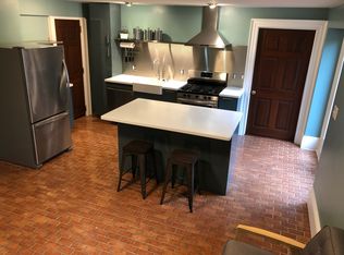 12710 Popes Head Rd #B, Clifton, VA 20124