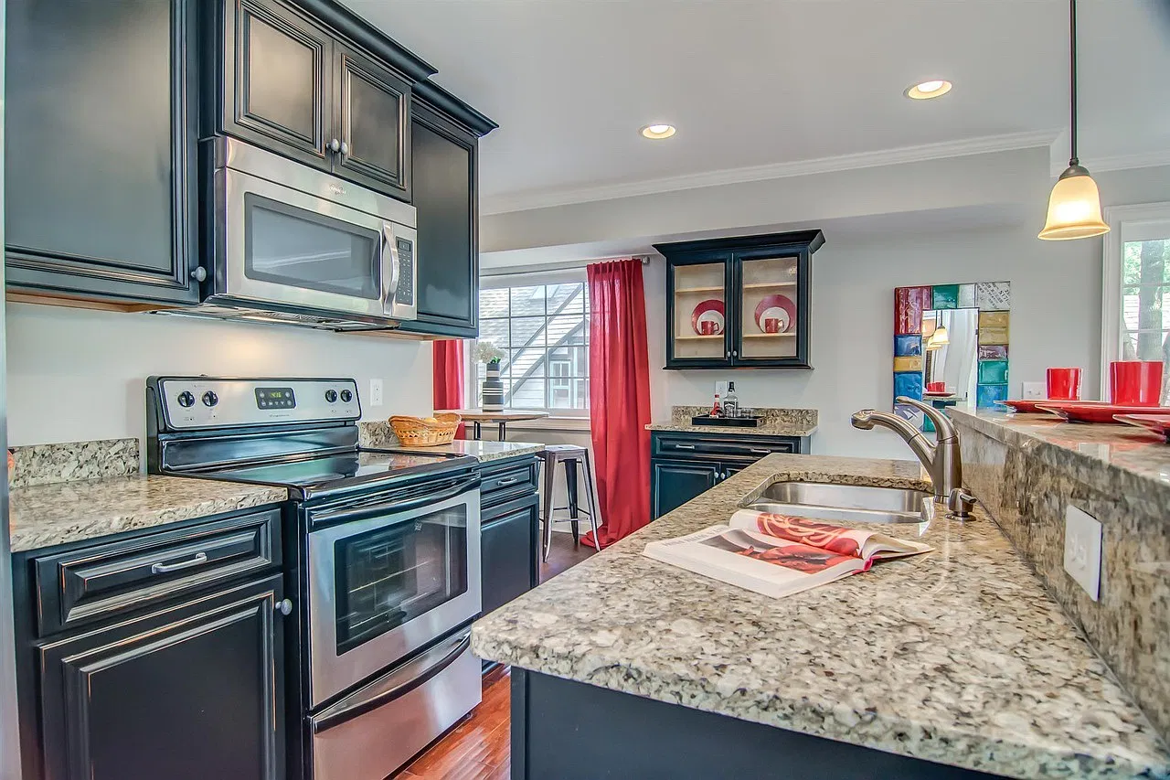 2 bed, 1100 sqft, $2,350 — Photo 4