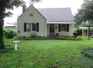 711 S 18th St, Chickasha, OK 73018