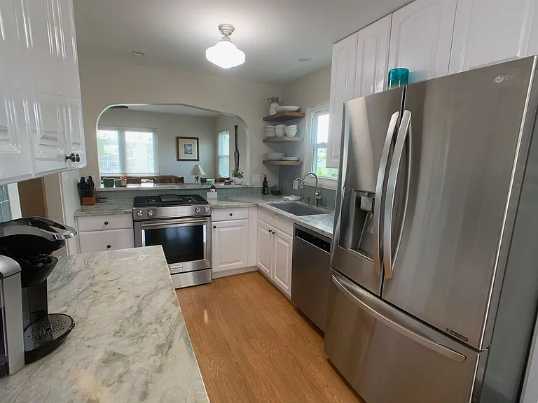 4462 Santa Monica Ave — Photo 13