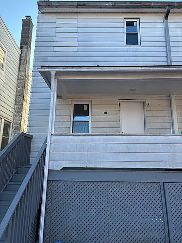 571 Main St #A Photo 1
