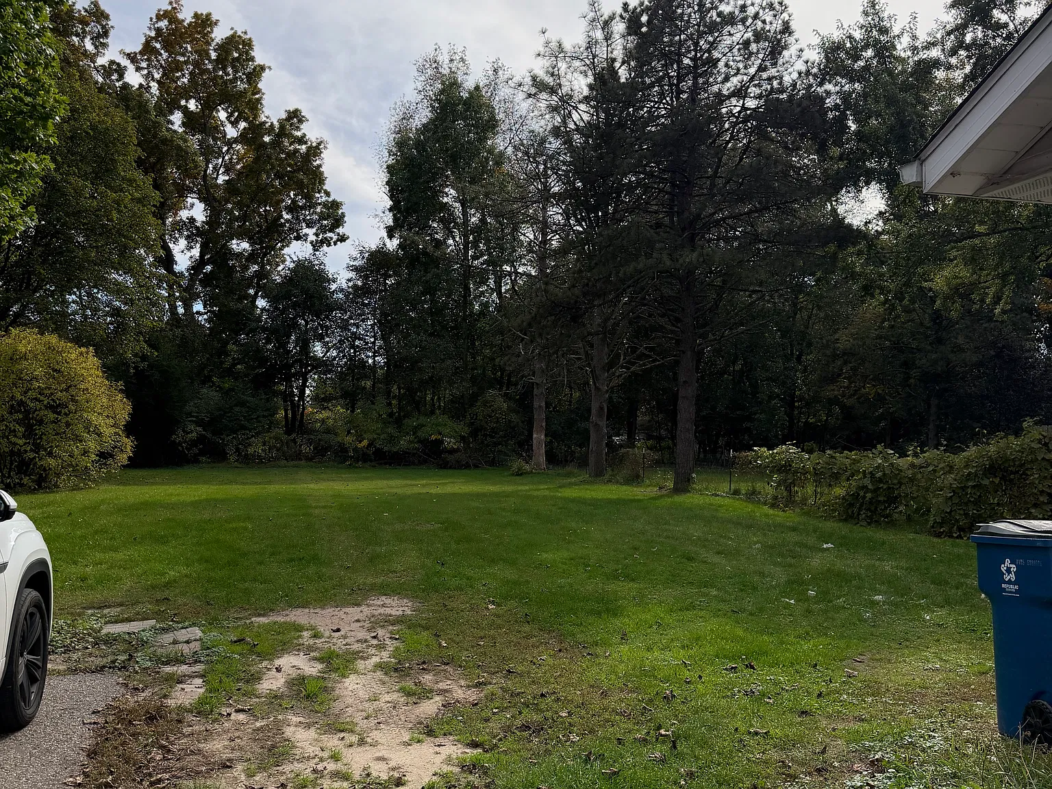 3 bed, 1.5 bath, 1800 sqft, $1,650 — Photo 4